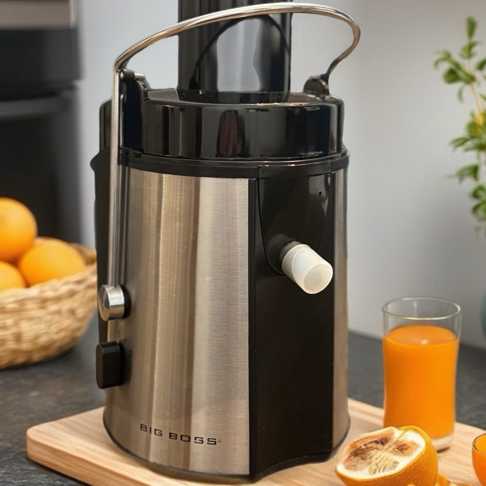 Big Boss 700W Professional Juicer - Like New - Used only 5 times!